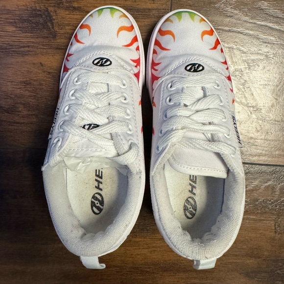 Heelys Pro 20 Skate Shoes Youth 1Y Unisex Multicolor Flames Like New - Picture 8 of 11